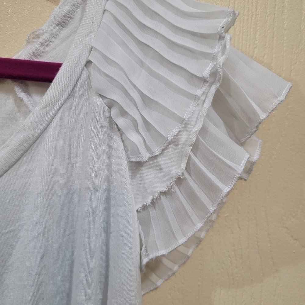 White flutter sleeve top - Picture 2 of 3
